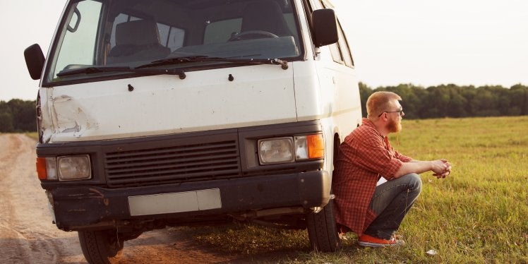 man-sat-by-broken-down-van.CDN5e66117f.jpg?auto\u003dformat%2Ccompress\u0026q\u003d45\u0026ixlib\u003dreact-9.8.1