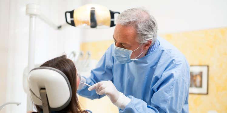 dentist-with-female-patient