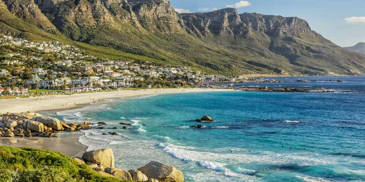 beautiful-rocky-beach-and-seafront