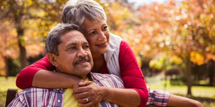 elderly-couple-on-bench