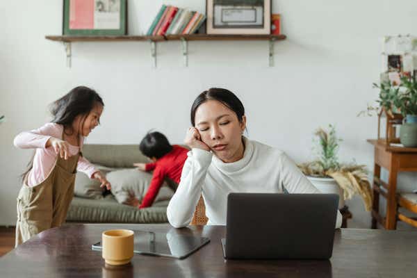 A new study has highlighted how home distractions can affect remote workers’ wellbeing and productivity, and suggests clearer boundaries and managerial support are key to making flexible work effective.