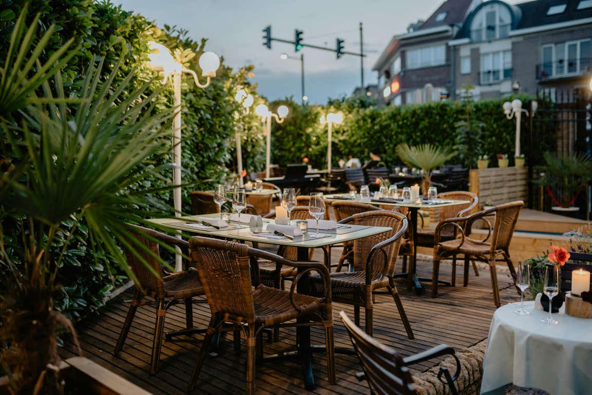As costs climb, the UK’s hospitality businesses are taking steps to protect existing operations, offering insights into how small firms can manage uncertainty while keeping growth options open.
